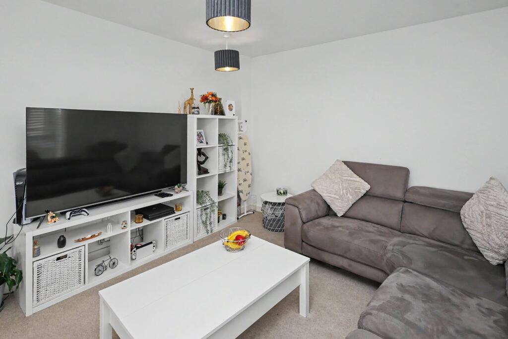 Apartment in Watford - View 4