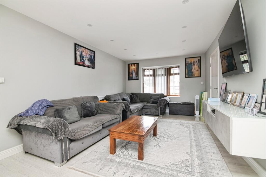 House in Sandwell, West Midlands - View 2