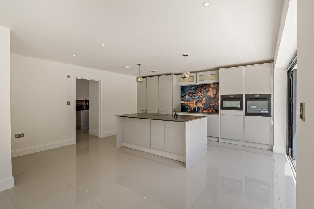 House in Tandridge, Tatsfield - View 4