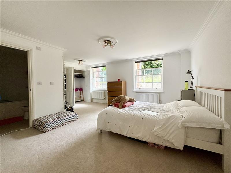 Main image of property: Stratford House, London Road, GL52 6HF