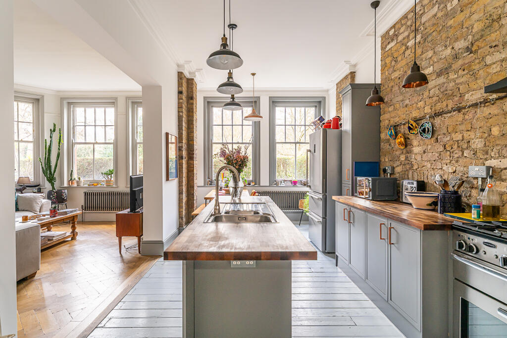 Apartment in London - View 5