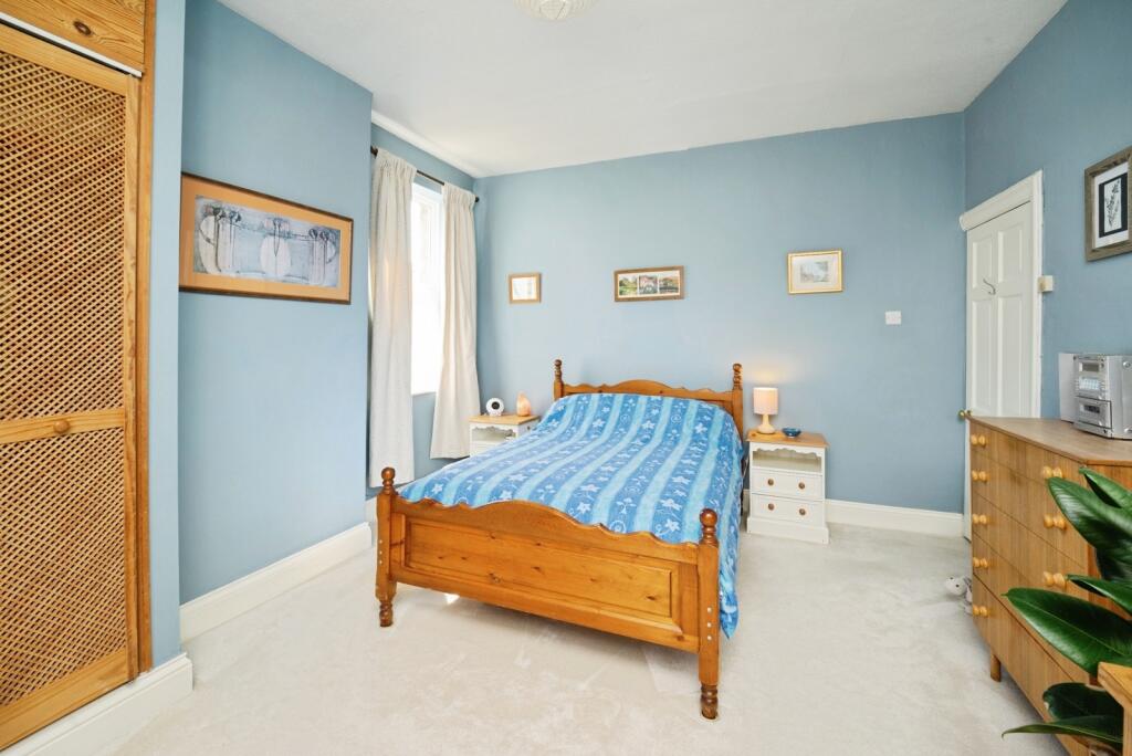 House in Halifax - View 5