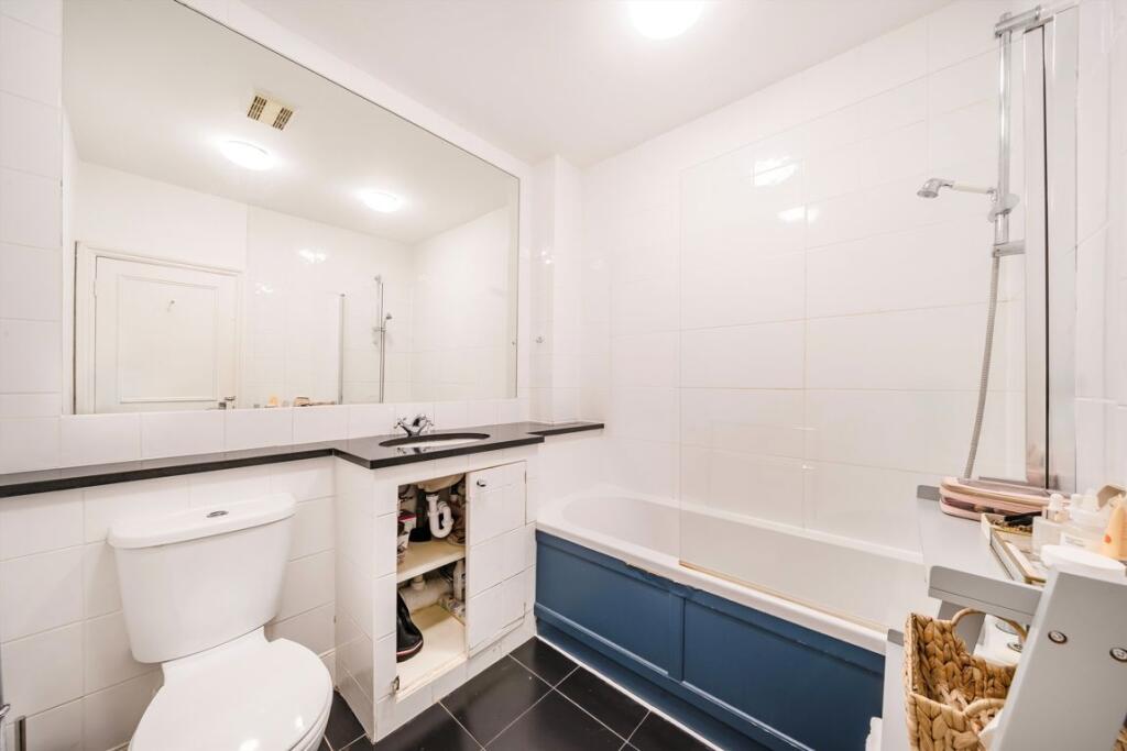 Apartment in London - More