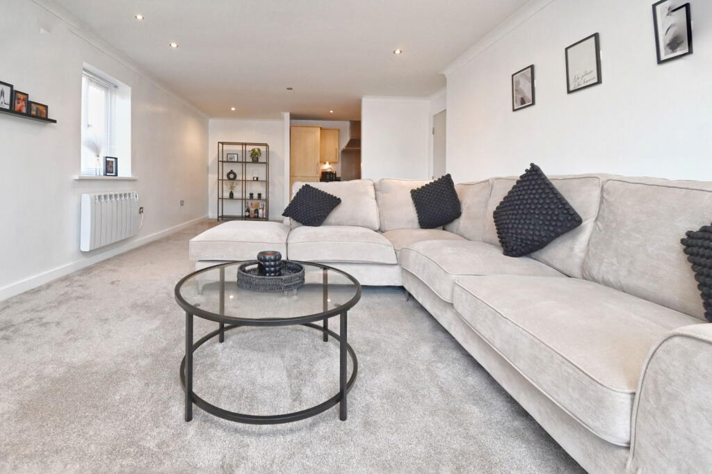 Barnsley Road, Dodworth, Barnsley, S75 3LT photo 4