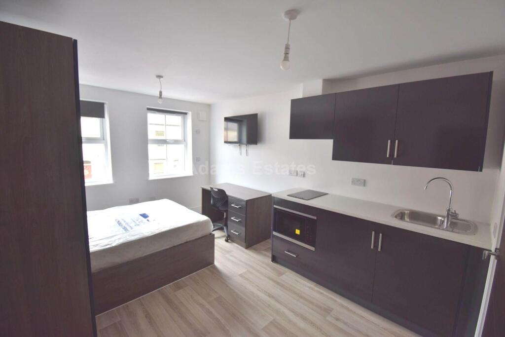 Apartment in Shinfield - More