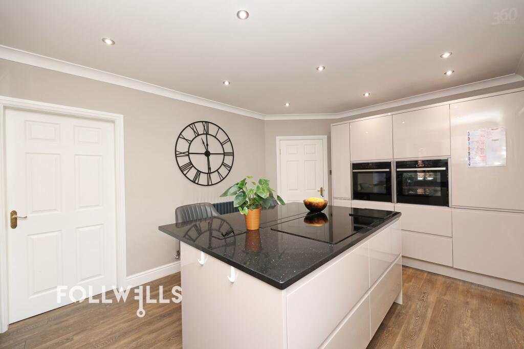 House in Stoke-on-Trent - View 5