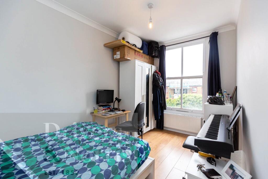 Apartment in London - View 5