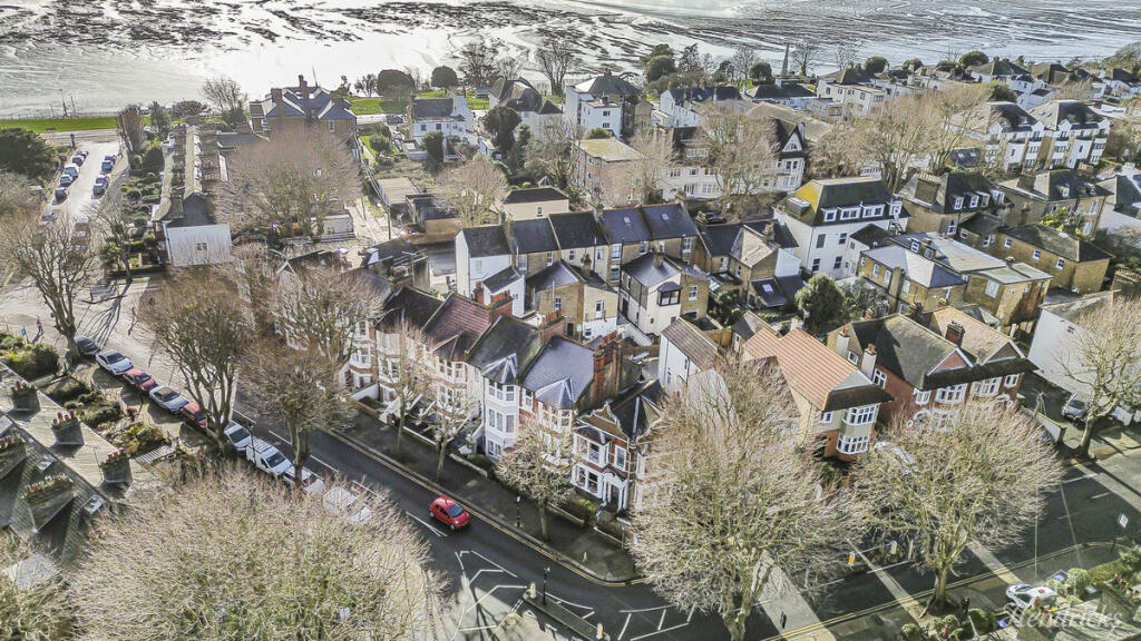 Runwell Terrace, Southend-on-sea, SS1 1 photo 2