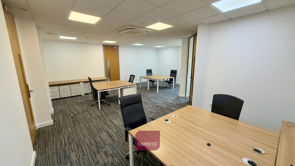 Office 121-123 to Let