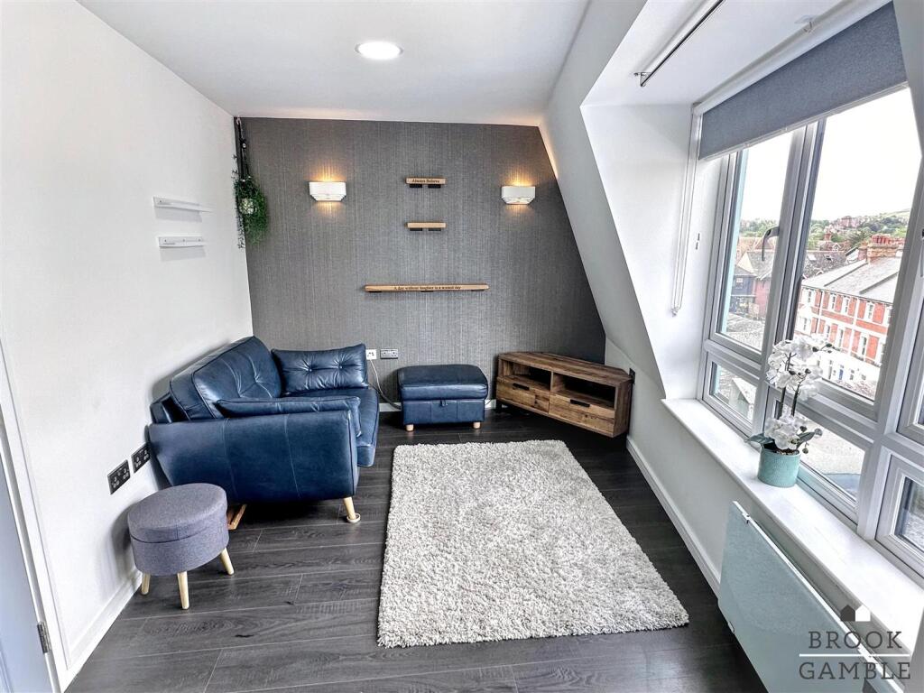 Gildredge Road, Eastbourne - View 3
