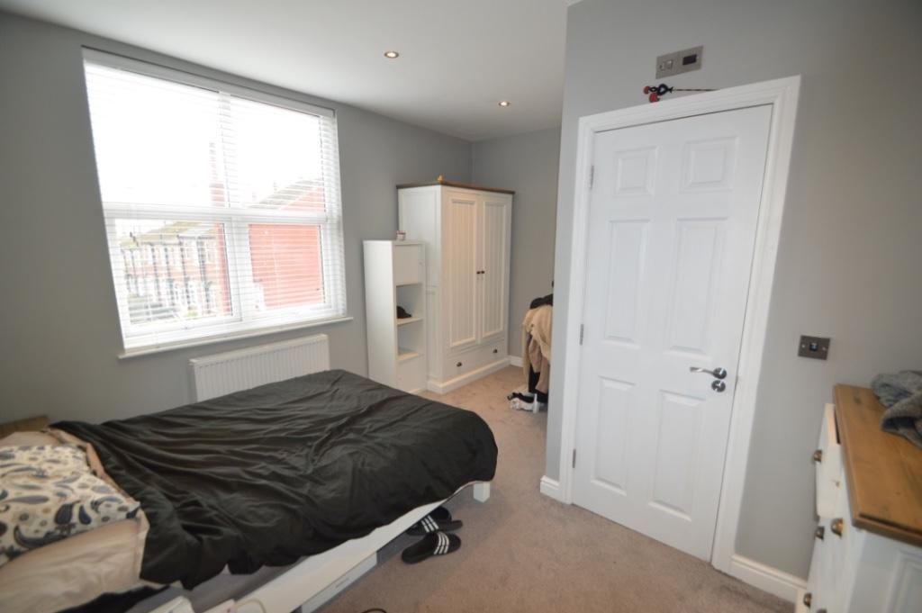 6 bedroom terraced house for rent