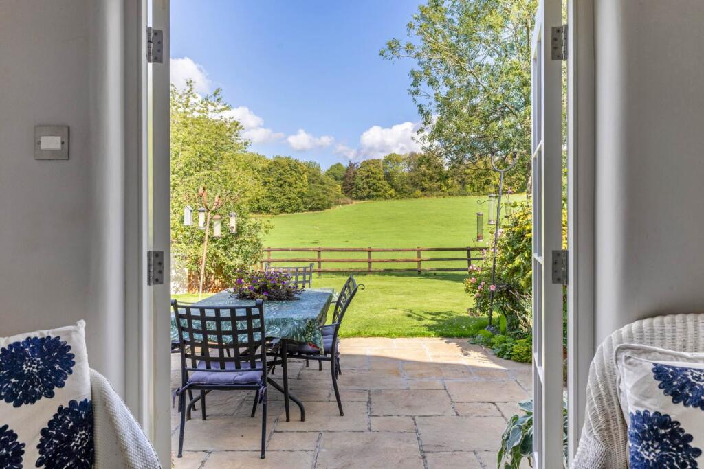 House in Swindon, Great Bedwyn - View 4