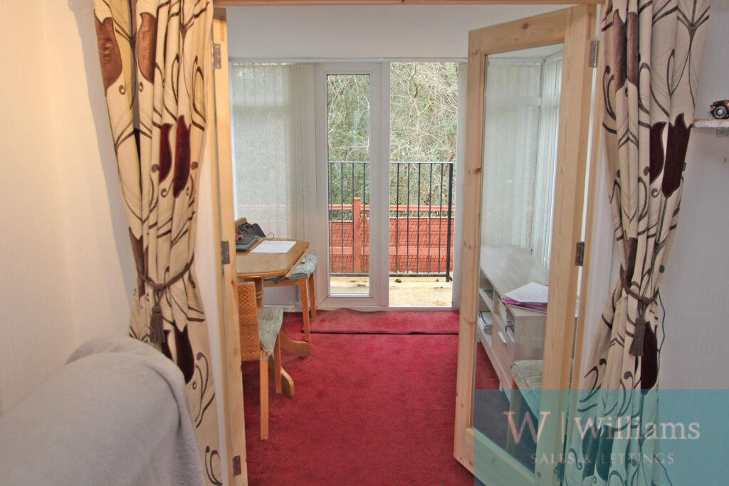 House in East Cowes, Medina Park, Folly - View 5