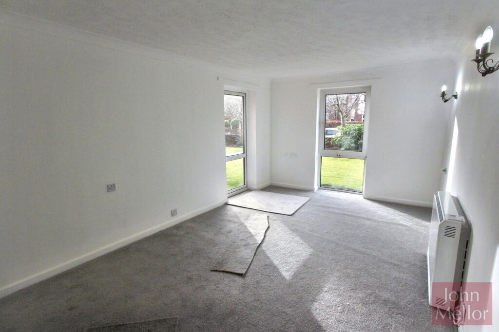 Tatton Court, Heaton Moor SK4 4NL photo 2