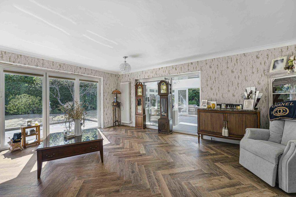 House in London - View 2