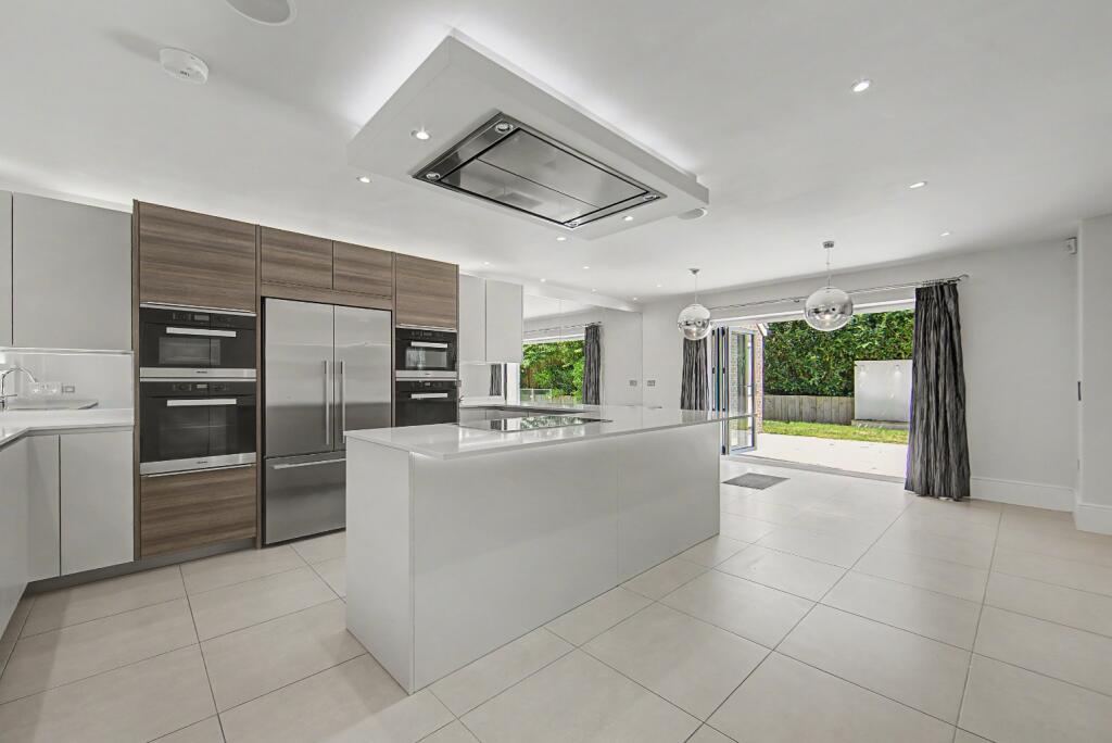 House in Hertsmere, Battlers Green, Aldenham - View 4