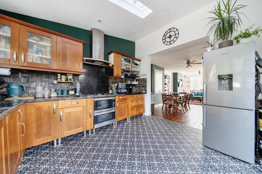 House in Bromley - View 4