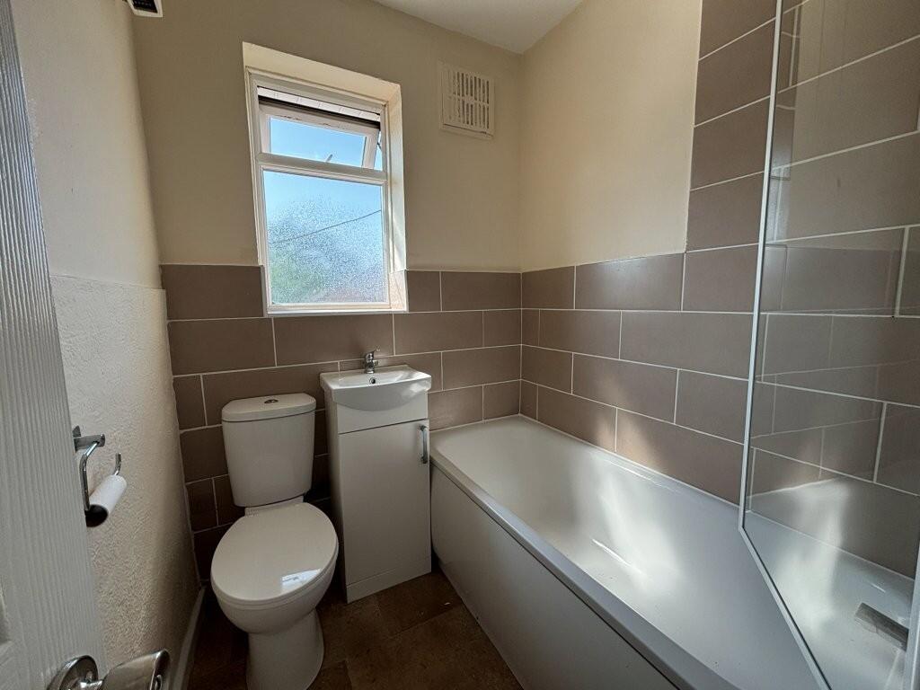 Apartment in Southampton, Midanbury - View 4