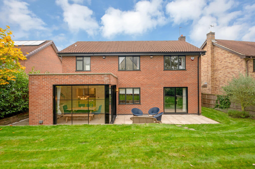 4, Holly Court, Bramcote, NG9 photo 2