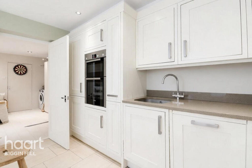 House in London - View 5