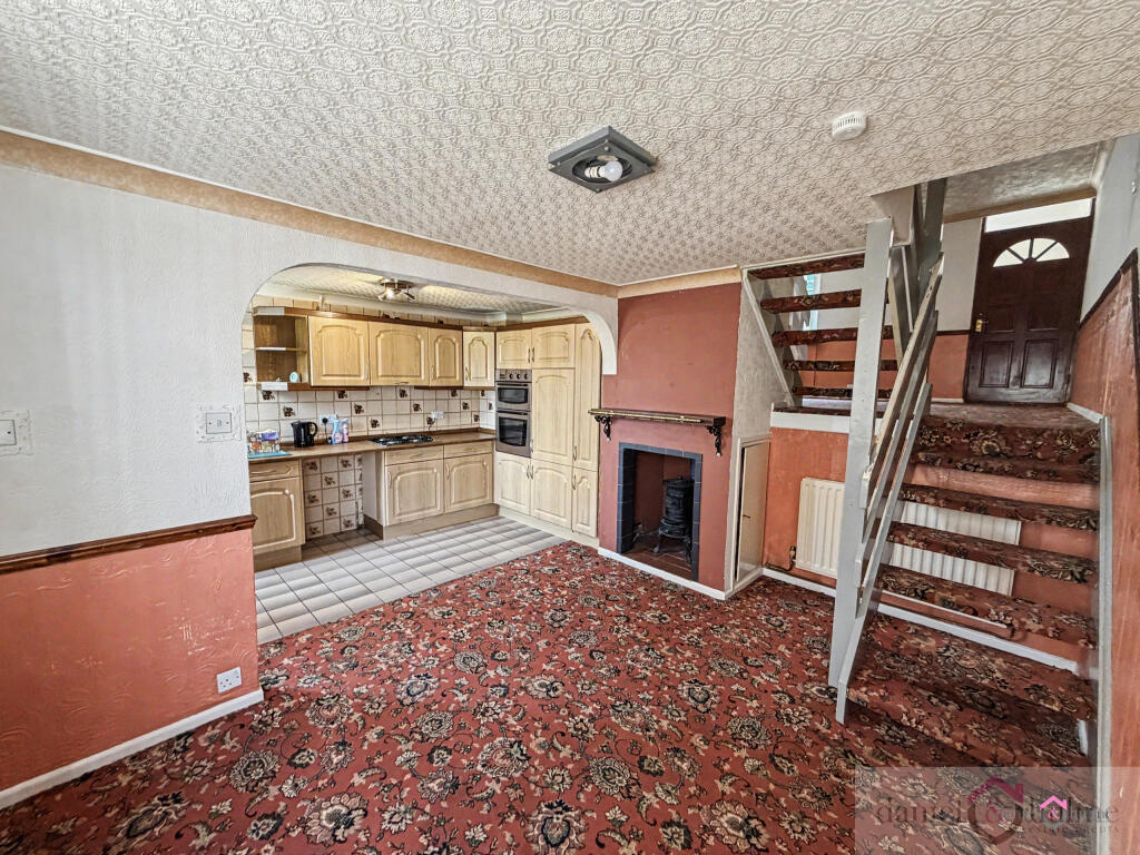 House in Staffordshire Moorlands, Leek - View 2