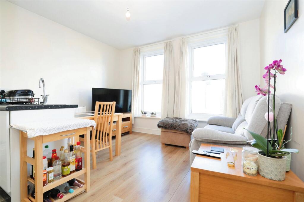 Apartment in Portsmouth - More