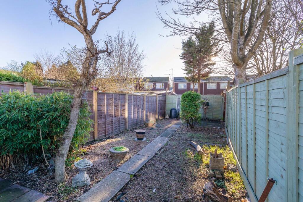 Stanhope Road, Burnham, Slough photo 3