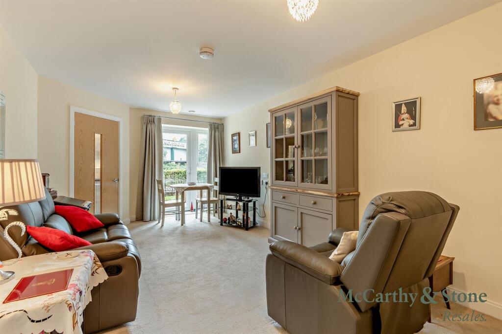 Apartment in Canterbury - View 5