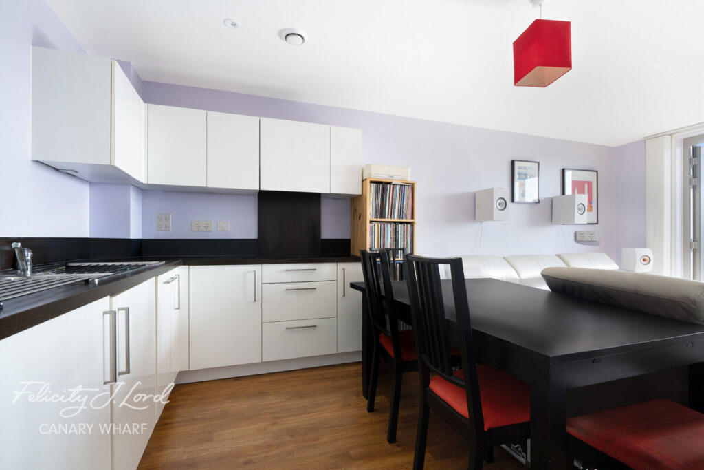 Waterside Heights, Booth Road, London E16 photo 4