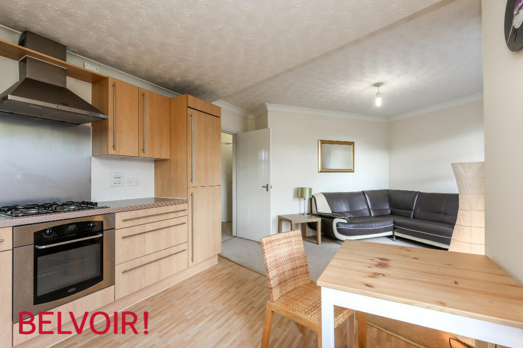 Apartment in Gloucester, Gloucestershire - View 5