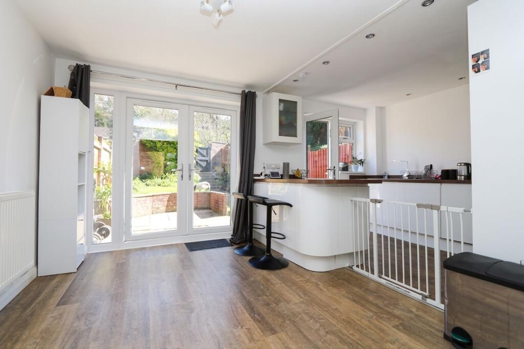 St. Lythan Close, Dinas Powys, CF64 photo 4