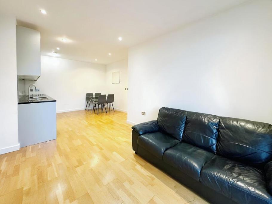 Main image of property: Roberts Wharf, Leeds City Centre