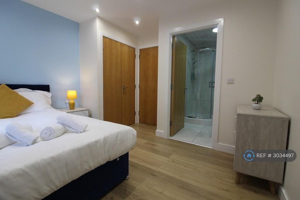 Apartment in Coventry - More