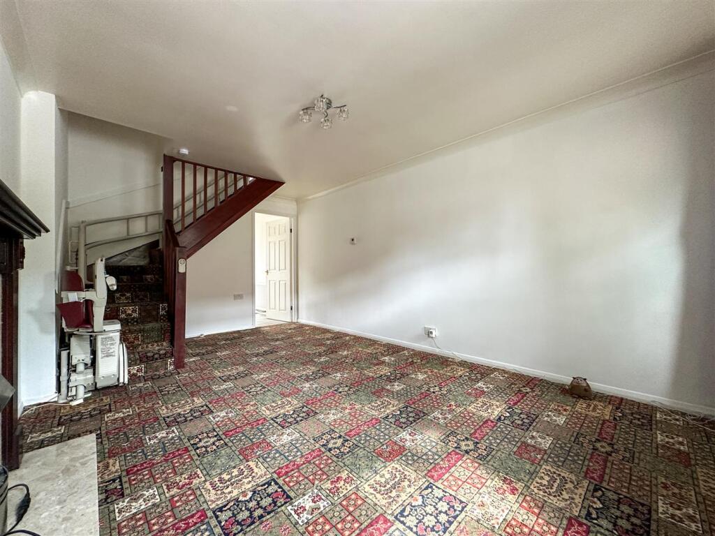 Springfield Court, Leek, Staffordshire Moorlands, ST13 photo 4