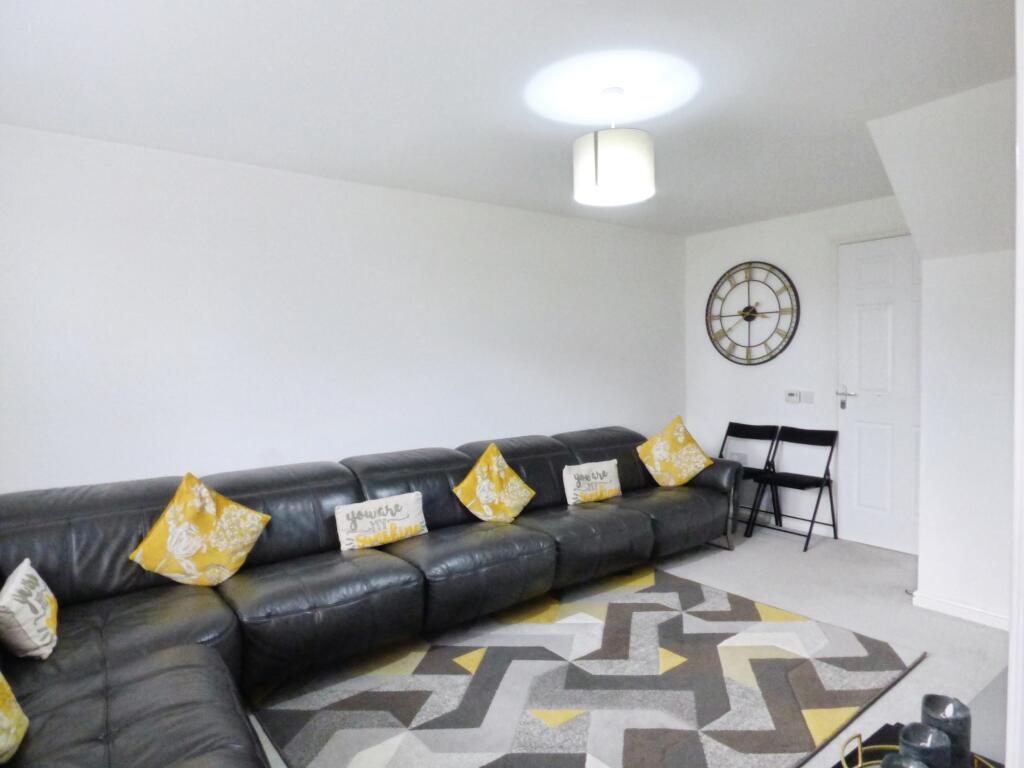 Roe Deer Place, Dunfermline, KY11 photo 4