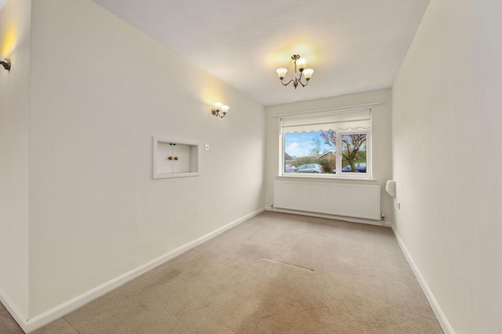 House in Derbyshire Dales, Matlock Town - More
