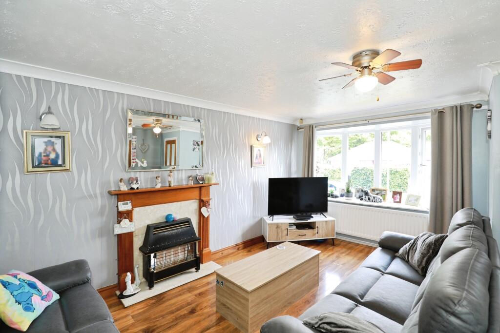 Defoe Drive, Parkhall, Stoke-on-trent, ST3 photo 3