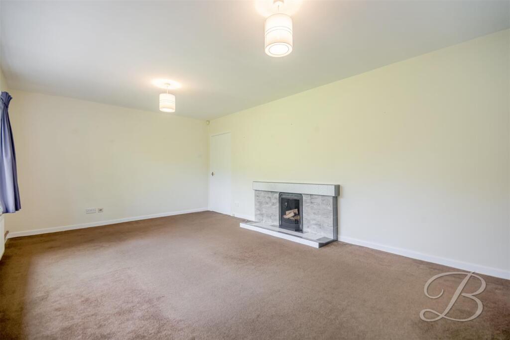 House in Mansfield, Nottinghamshire - View 4