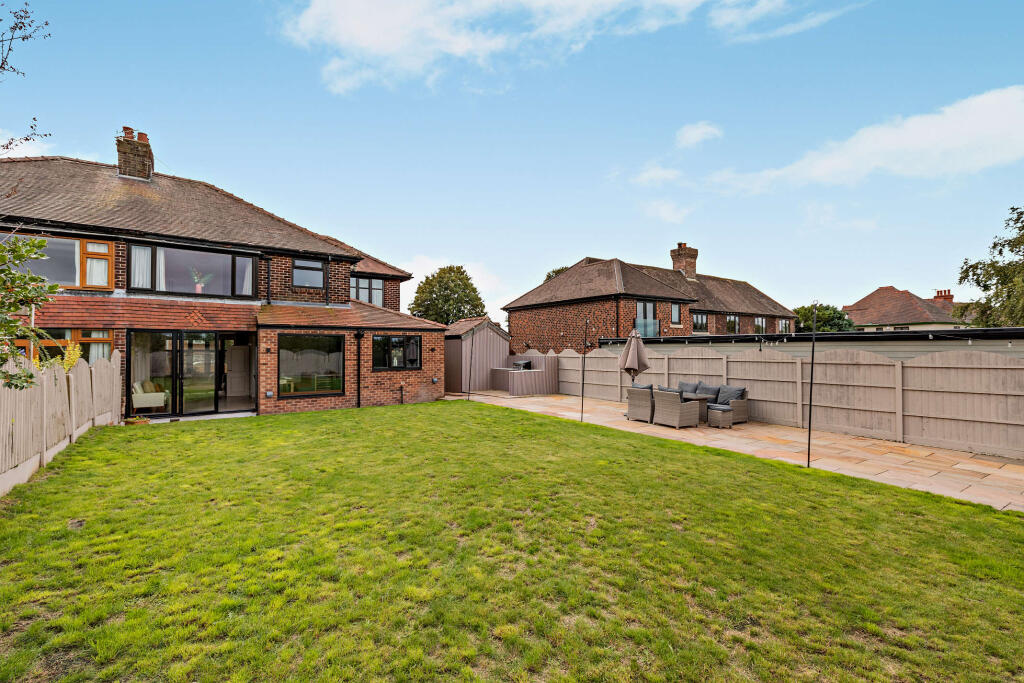House in Oldham - View 2