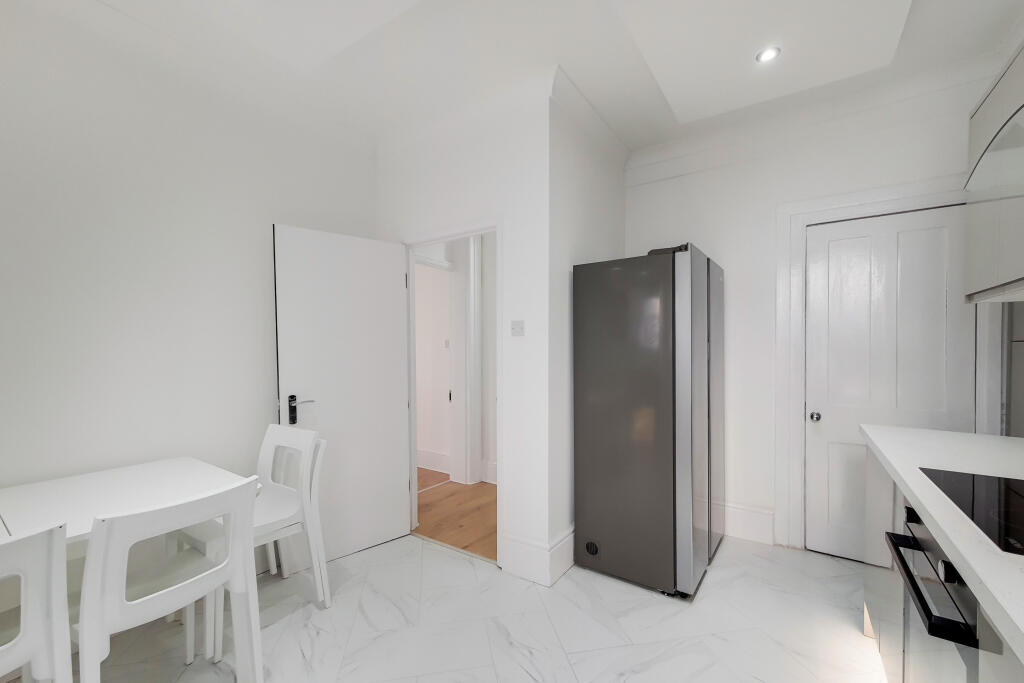 Apartment in London - View 3