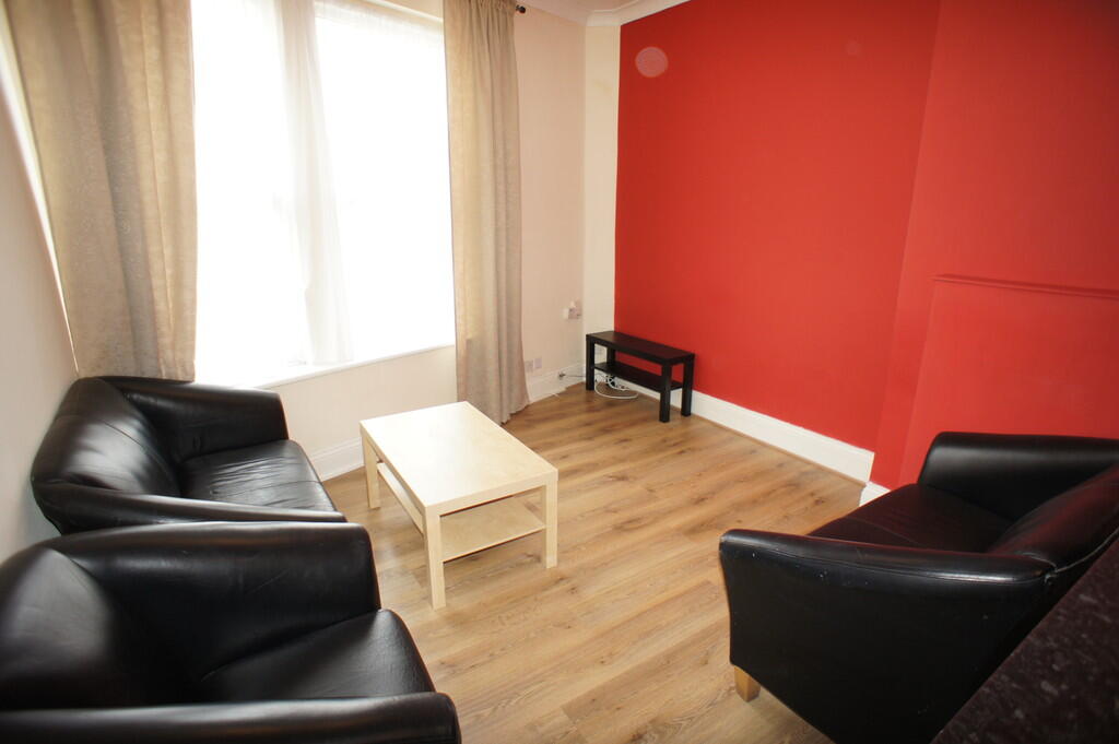 5 bedroom apartment for rent