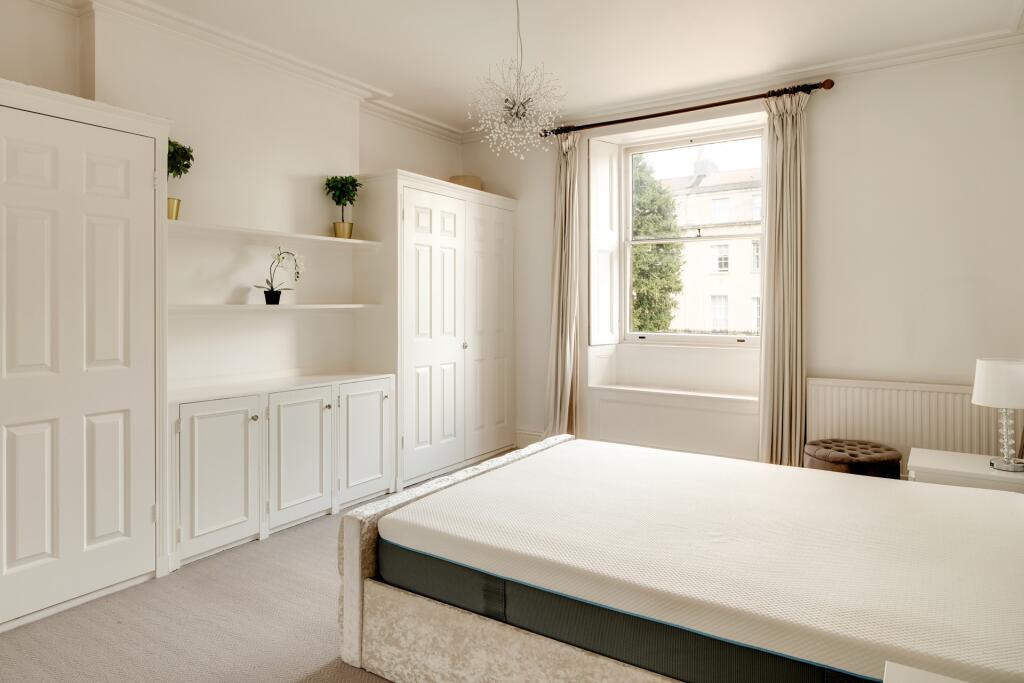 Apartment in Bristol - View 5