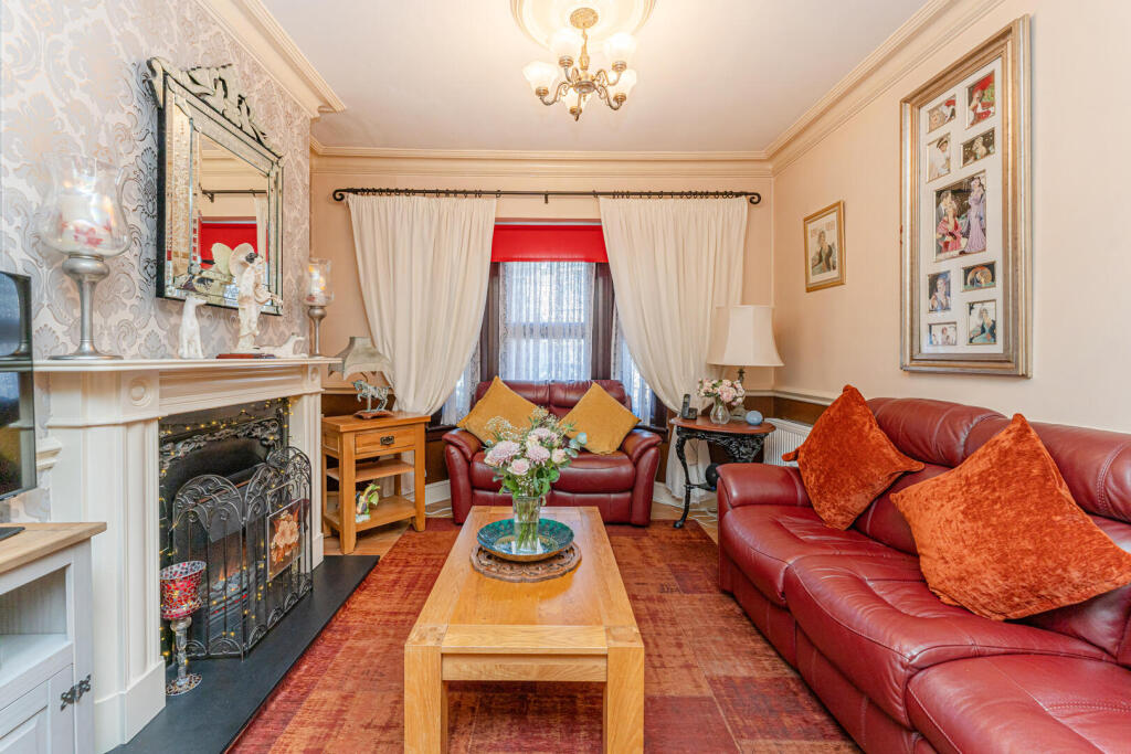 Blenheim Road, London, Greater London, E6 photo 2
