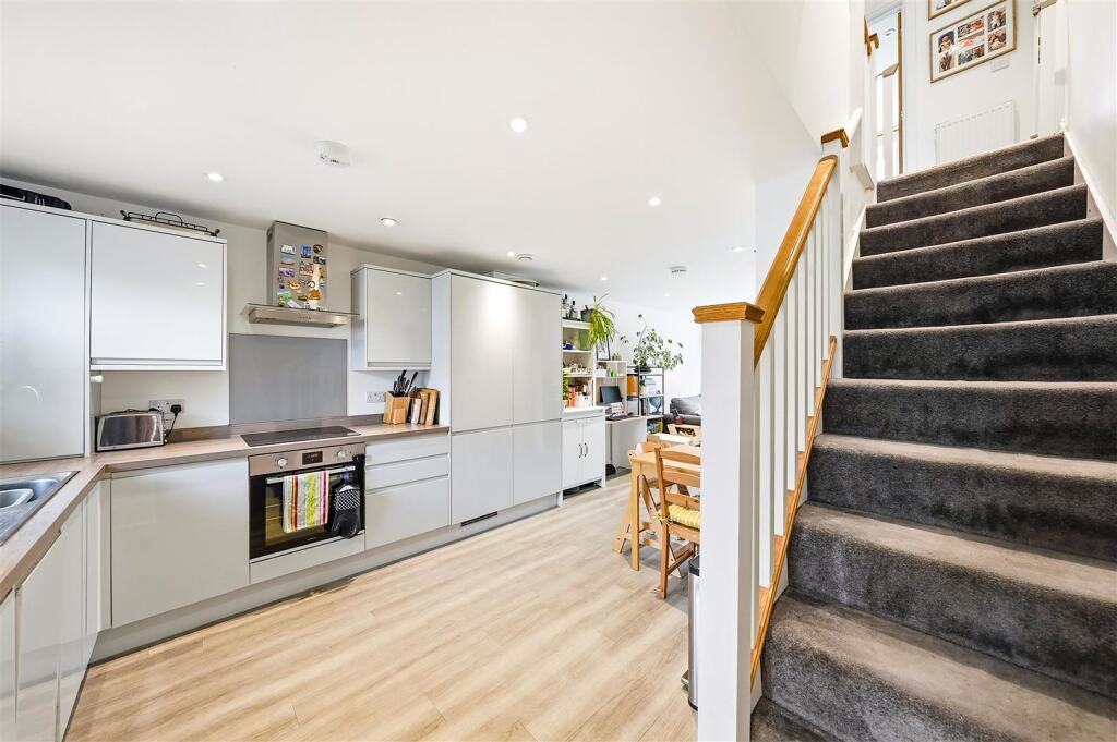 House in London - View 3