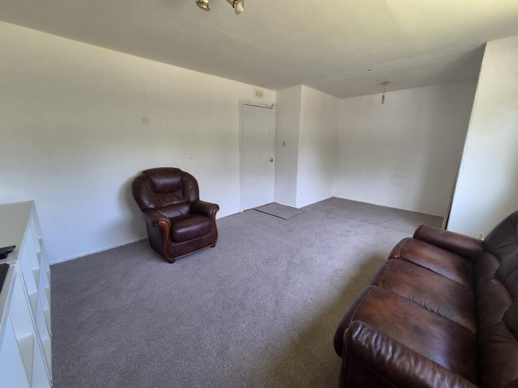 Apartment in Paisley, Renfrewshire - View 5