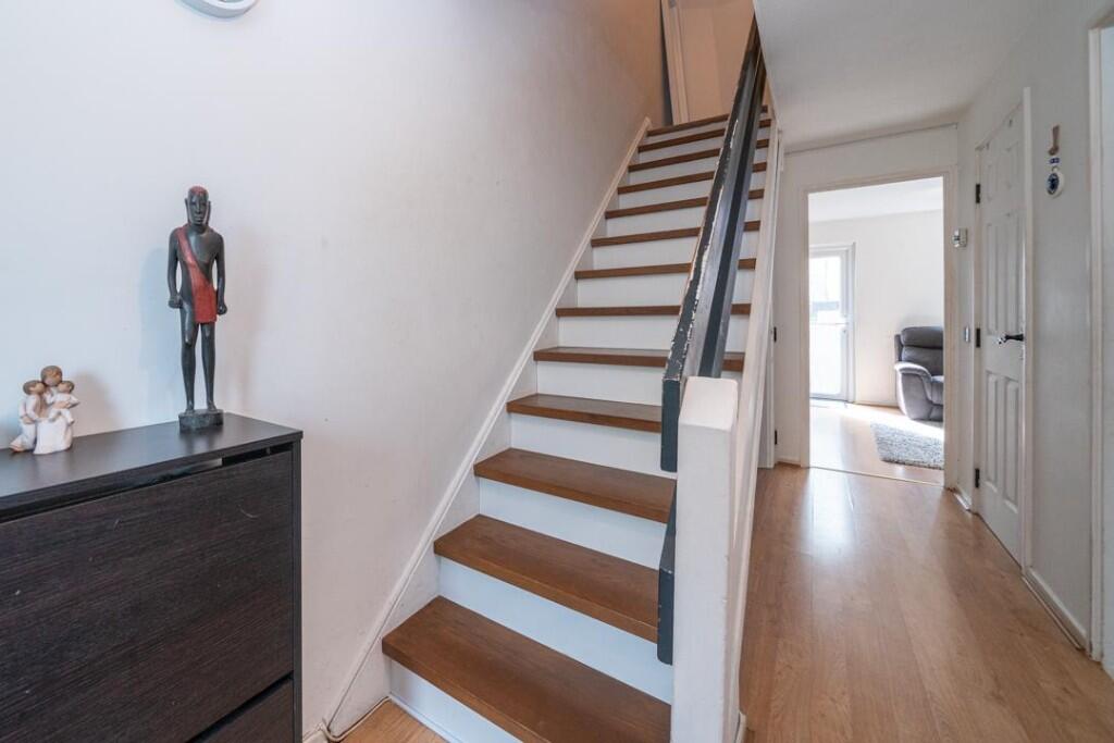 House in Hemel Hempstead, Grovehill - View 5