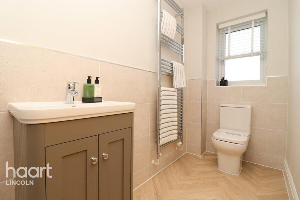 House in West Lindsey, Bardney - View 5