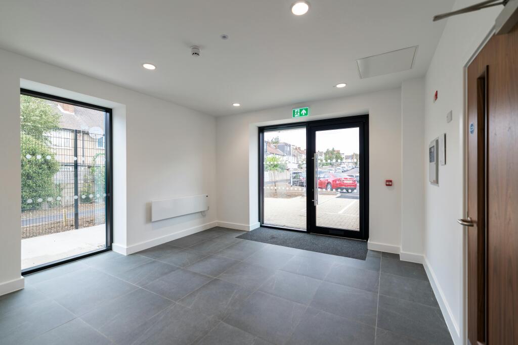 Eighty_Padrock_Leyton_0004.jpg