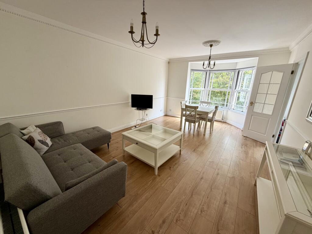 Apartment in London - View 3