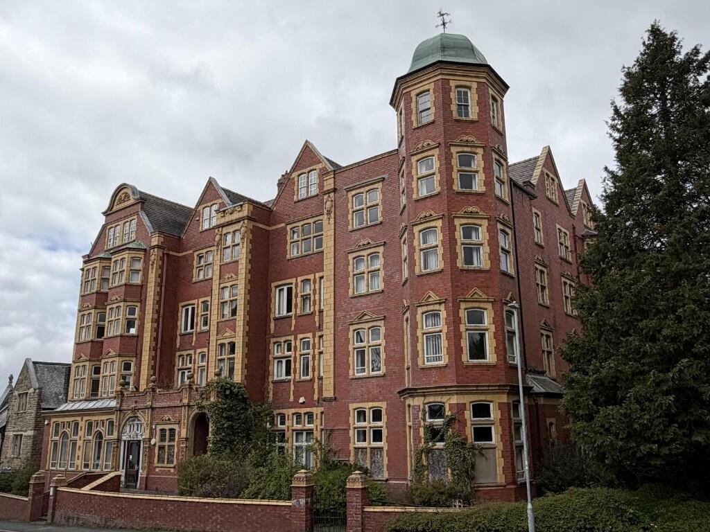 Main image of property: Ye Wells Hotel, Spa Road East, Llandrindod Wells, LD1 5ES